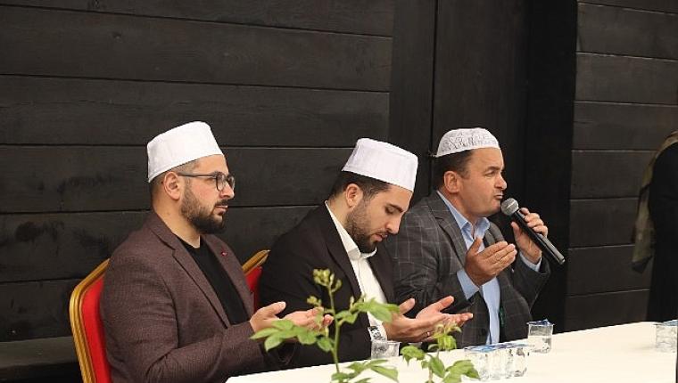 Kandıra Baba Tepesi'nde Akçakoca Bey Dualarla Anıldı