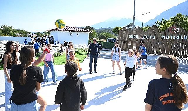 Başkan Topaloğlu'ndan sporculara mangal partisi