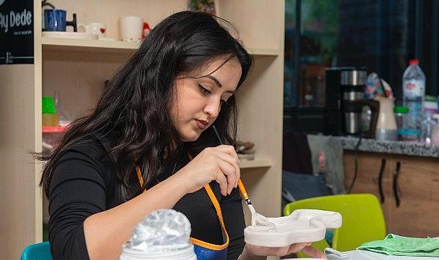 Yenişehir Belediyesinin kadınlara yönelik seramik eğitimleri başladı