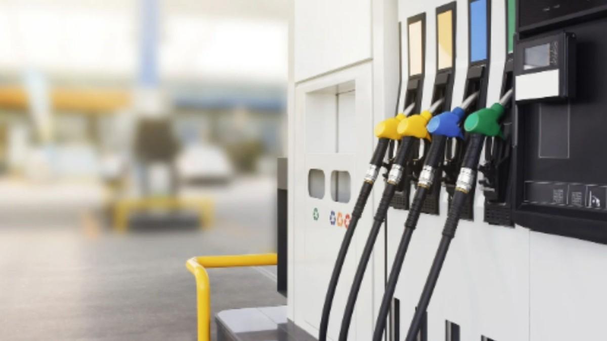 Petrol fiyatlarındaki düşüş akaryakıta yansıdı