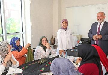 Antalya'da 100. Yıl Bulvarı'nda asfalt çalışmaları sürüyor