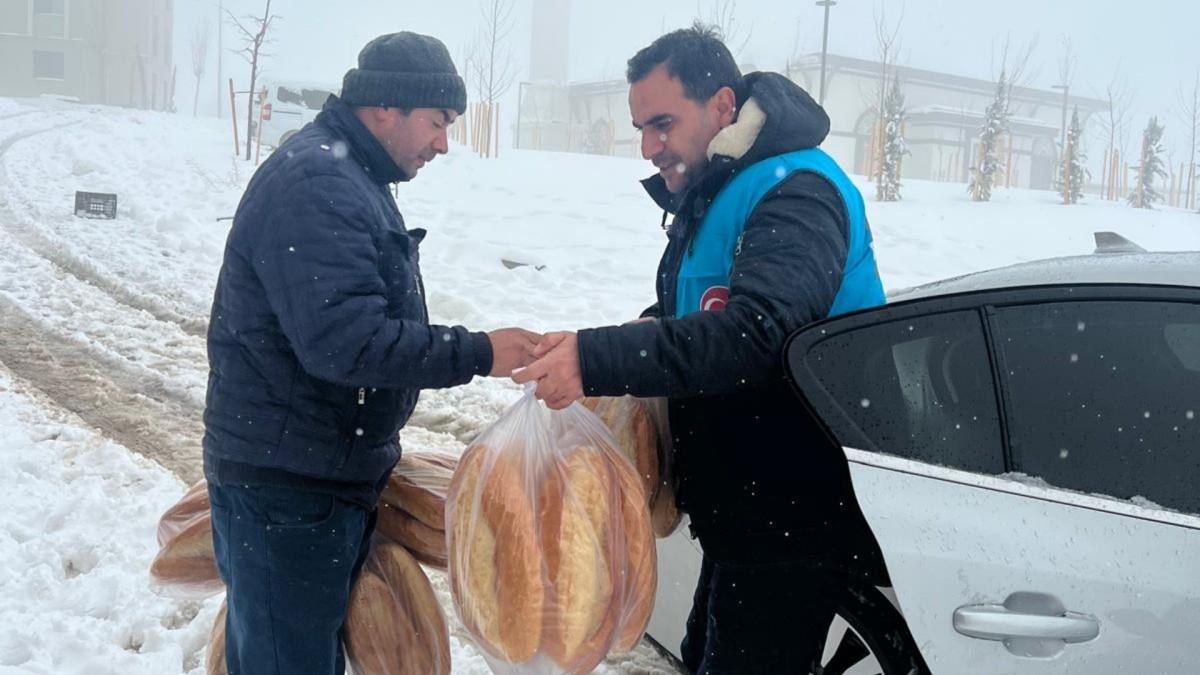 Kahta Belediyesi’nden sıcak yemek ve ekmek seferberliği