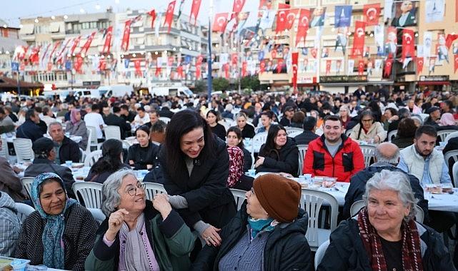 Efes Selçuk'ta İftar Sofrası Dayanışma ile Kuruldu