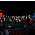 Büyükşehir'in Gençlik Senfoni Orkestrası İlk Konserinde Devleşti