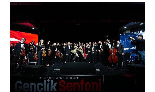 Büyükşehir'in Gençlik Senfoni Orkestrası İlk Konserinde Devleşti