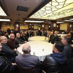 Ziraatçılar, Başkan Büyükakın'ı çay içmeden bırakmadı