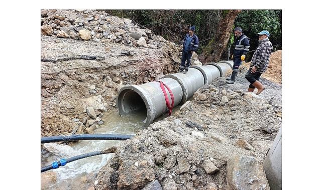 Alanya'da tıkanan menfezler Büyükşehir ekiplerince açıldı