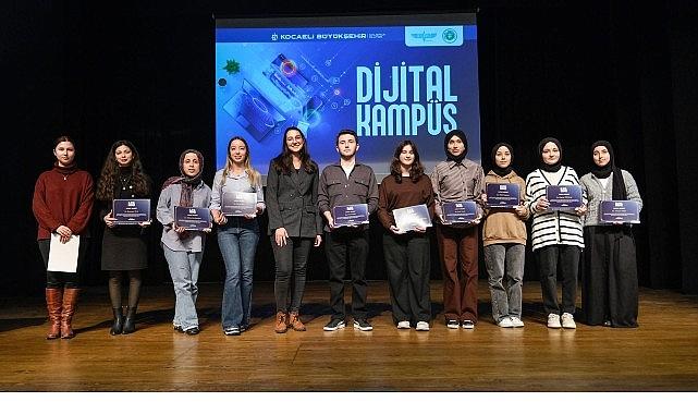 Dijital Kampüs'te yetişen 235 genç sertifikalarını aldı