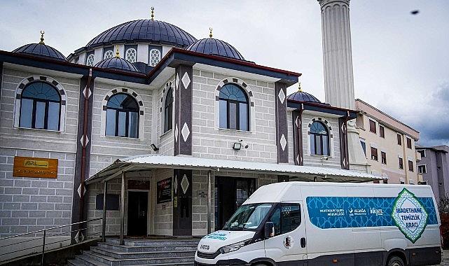 Aliağa Belediyesi'nden Ramazan Öncesi İbadethanelerde Kapsamlı Temizlik