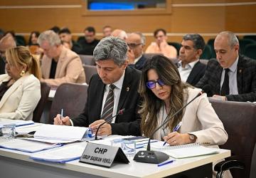 Bornova Belediyesi'nde 2025 kesin hesabına meclis onayı