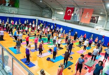 Karşıyaka'da hareketli yıl: 2025'te 18 bin kişi spor yaptı