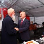 Vali Varol, A101’in İmamağa Mahallesi’ndeki iftarında vatandaşlarla buluştu