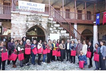 Dikiş Atölyesi Etkinliğinde El Emeği Göz Nuru Çantalar Üretildi