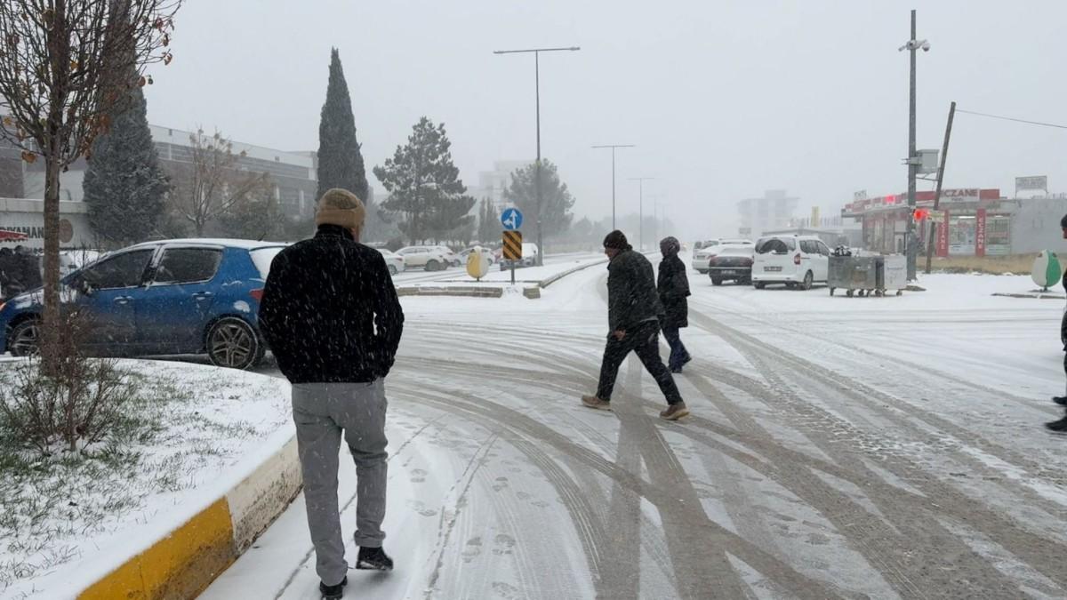 Adıyaman’da buzlanma nedeniyle eğitime 1 gün ara