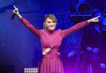 Emiralem Çilek Festivali'ne görkemli açılış