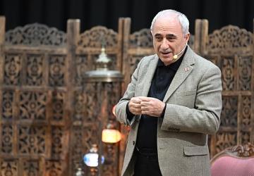 Usta Kalem Nurullah Genç, Kartepe'de Gönüllere Dokundu