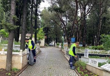 Maltepe Belediyesi'nden mezarlıklarda bayram temizliği