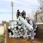 Büyükşehir'den hortum ve yağıştan zarar gören çiftçiye sera naylonu desteği