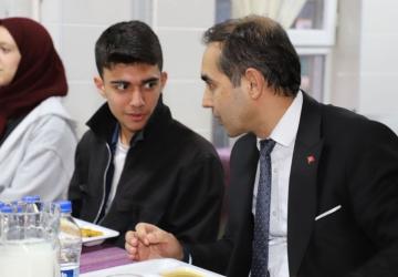 İl Sağlık Müdürü Şirik, ‘Maarifin Kalbinde Ramazan’ Buluşması’nda öğrencilerle bir araya geldi