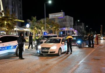 Adıyaman’da Emniyet Müdürlüğü ekipleri tarafından huzur uygulaması gerçekleştirildi