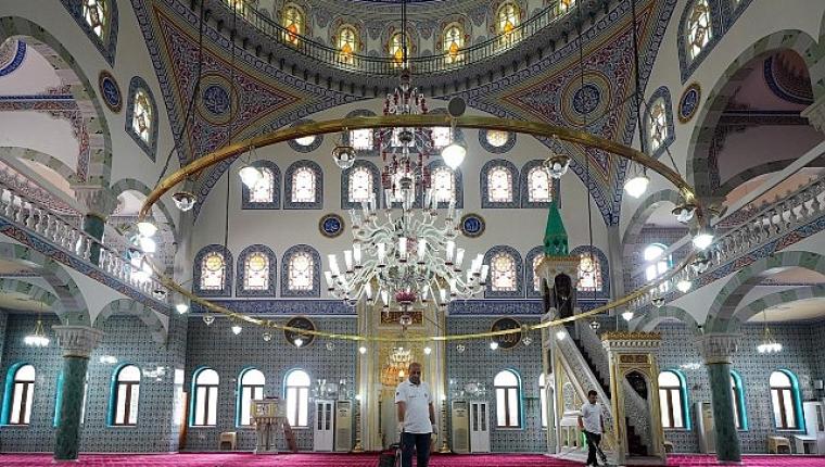 Maltepe Belediyesi'nden ibadethanelerde bayram temizliği