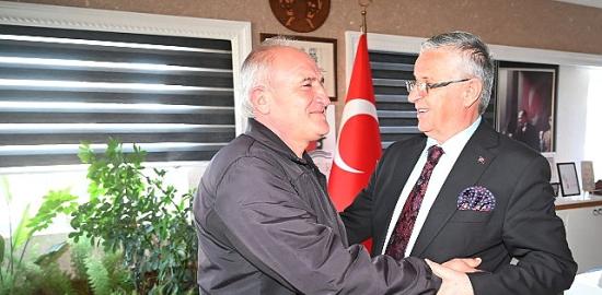 Emekli personelden Başkan Topaloğlu'na veda ziyareti