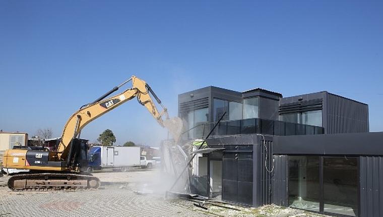 Nilüfer'de kaçak yapılar yıkıldı