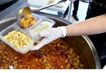 İznik Belediyesi'nden 365 Gün Sıcak Yemek Desteği