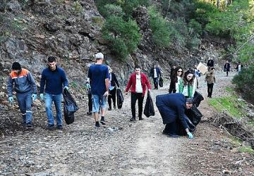 Kemer'de çevre temizliği etkinliği