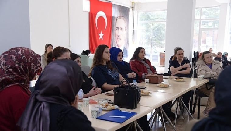 Anne Adaylarına Yol Gösteren Seminer