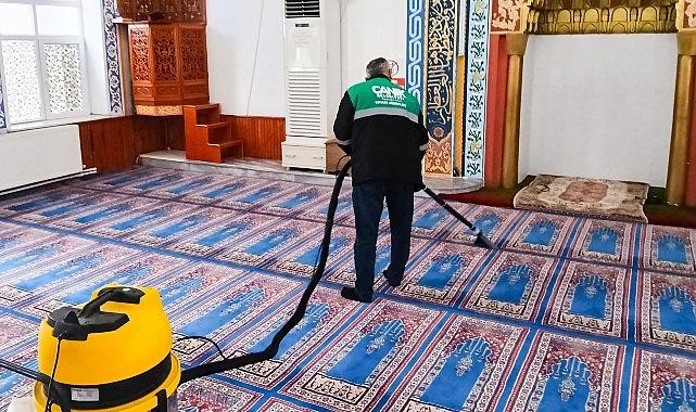 Canik'te Camiler Dip Köşe Temizleniyor