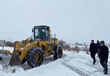 Besni Kaymakamı karla mücadele çalışmalarını yerinde denetledi