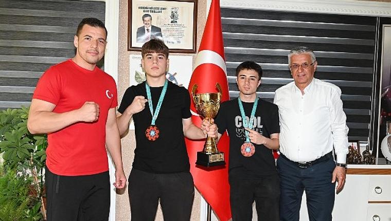 Başarılarını Başkan Topaloğlu ile paylaştılar