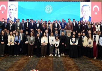 Milli Eğitim Bakanlığı 811 öğrenciyi yurt dışına gönderecek