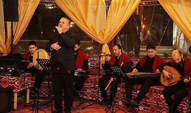 Kartepe'de İlahi Dinletisi Gönüllere Dokundu