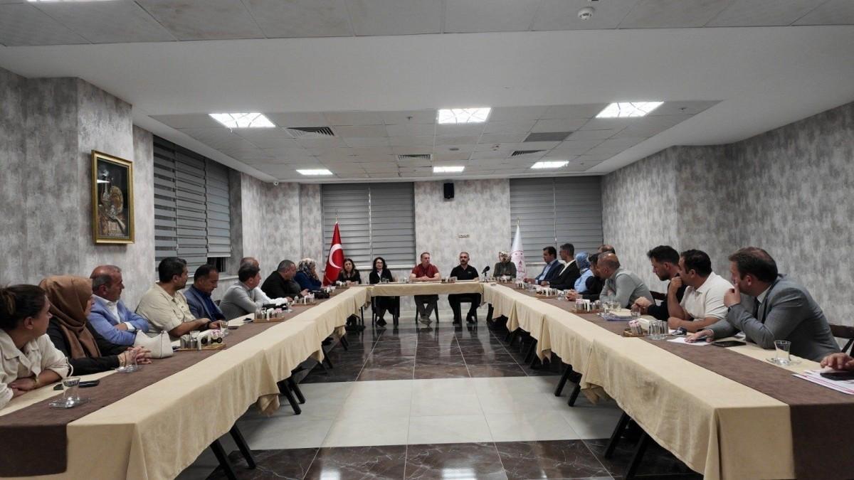Maarif Sohbetleri kapsamında Adıyaman'da öğretmenler bir araya geldi