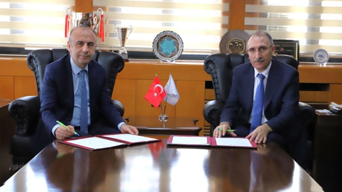 Adıyaman Üniversitesi ile Fırat Üniversitesi arasında iş birliği protokolü imzalandı