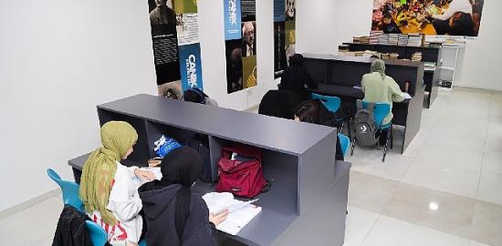 Canik Halk Kütüphanesi Gençlerle Dolup Taşıyor