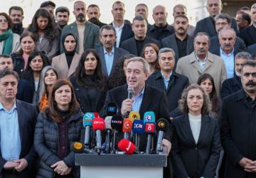 Tuncer Bakırhan’dan ‘kayyım’ çağrısı: ‘Belediyeler halkın gerçek temsilcilerine iade edilmeli’