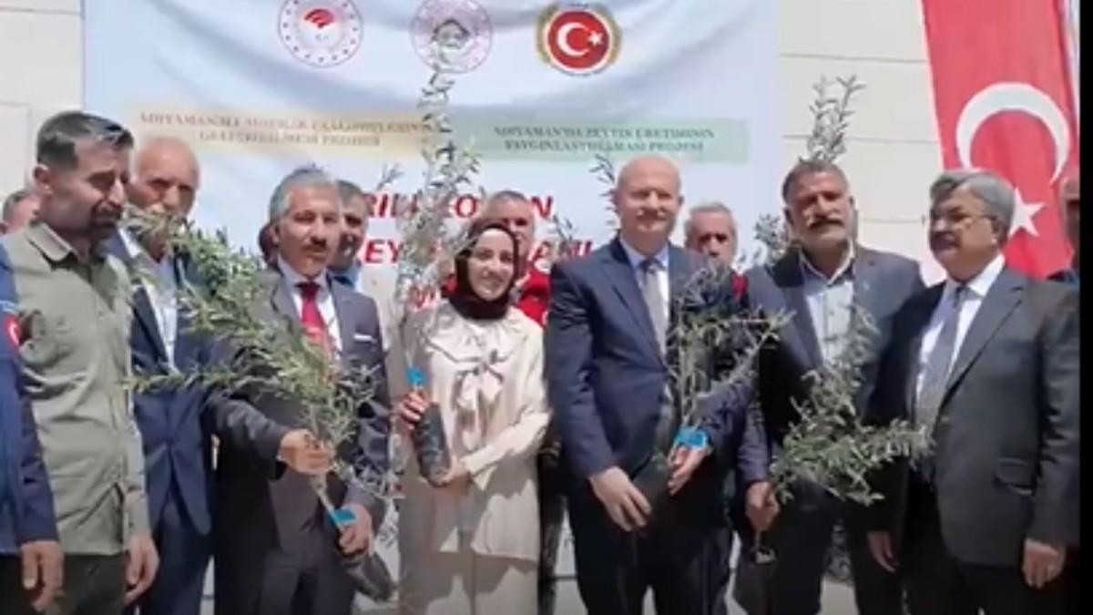 Adıyaman’da çiftçilere arılı kovan ve zeytin fidanı desteği - Videolu Haber