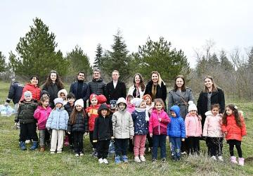 Orman Haftası'nda Minik Eller Fidanları Toprakla Buluşturdu