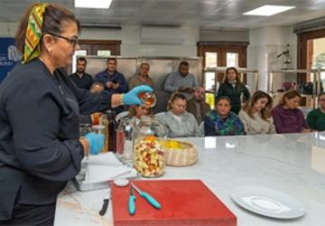 Meslek Fabrikası'nda sirke yapımının inceliklerini öğrendiler