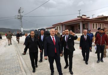 Vali Abdullah Küçük Çelikhan Köy Evlerinde incelemelerde bulundu