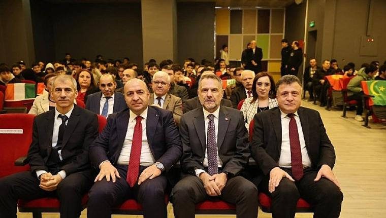 İstiklal Marşı'nın kabulü Bayrampaşa'da törenle kutlandı