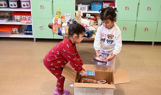 Minik yüreklerden ihtiyaç sahiplerine ramazan kolisi