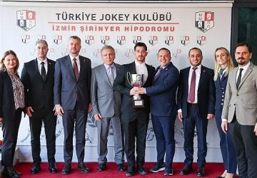 Buca Belediye Başkanlığı Koşusu'nu Önderbeyim kazandı