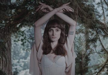 Leliel'den içsel bir yüzleşme: 'Söz Gelimi' (Synthetic Stars) yayında!