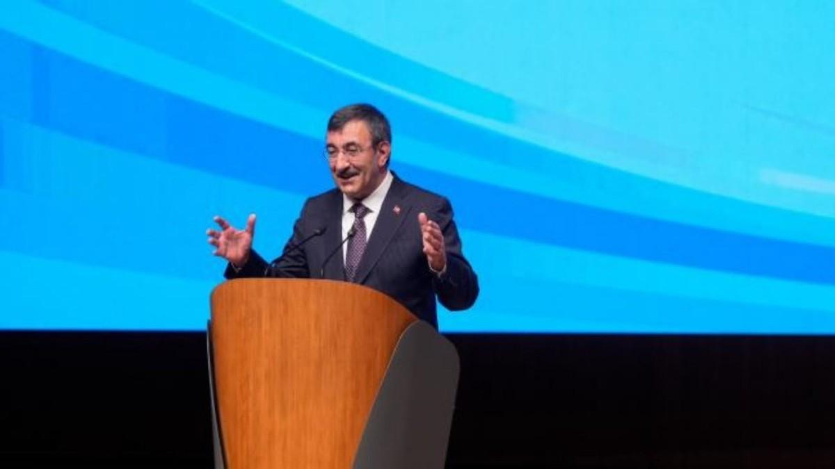 Cevdet Yılmaz: ‘Enflasyonla mücadeleyi kararlılıkla sürdüreceğiz’