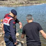 DİYARBAKIR (PHA) - Gülbahar SÜNGÜ - Diyarbakır’ın Çınar ilçesine bağlı Çınarköy Mahallesi’ndeki sulama göletinde yaşanan balık ölümleri üzerine jandarma ve ilgili kurumlar harekete geçti.