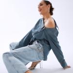 İSTANBUL (PHA) - Dizi ve tiyatro oyuncusu Yağmur Akdağ, sanat dünyasında kendine özgü tarzı, etkileyici performansları ve zerafetiyle dikkat çeken isimlerden biri.